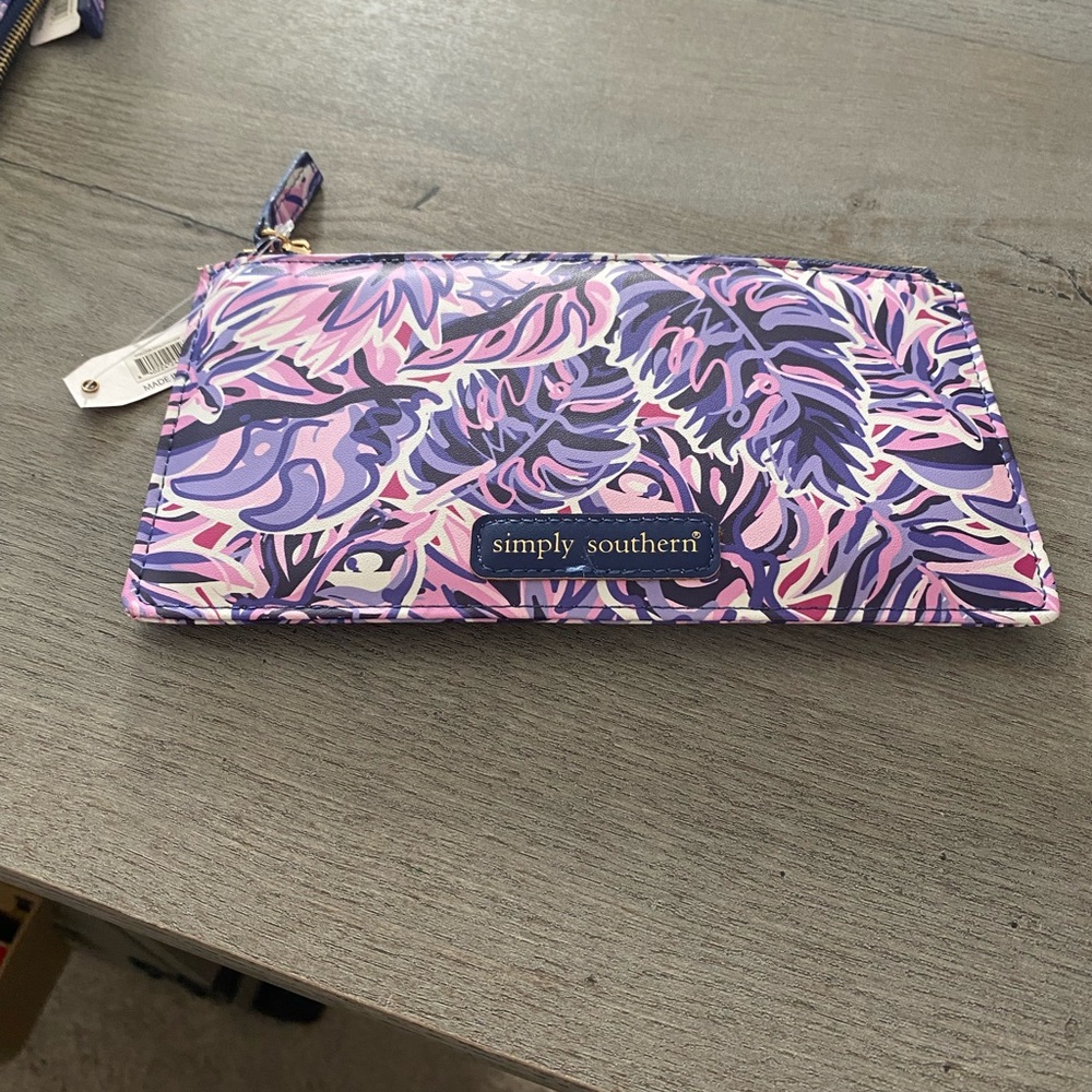Simply Southern NWT wallet checkbook and card carrier with zipper